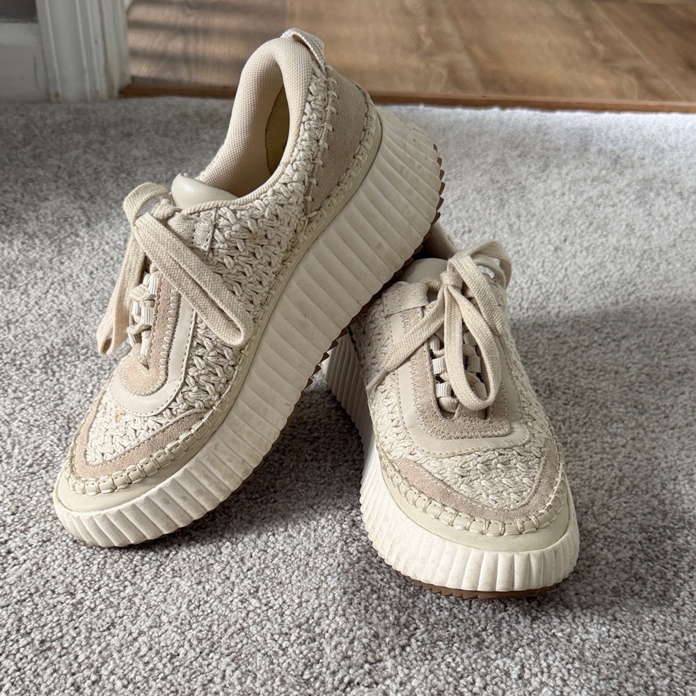 Dolce vita Beige Textured Platform Sneakers